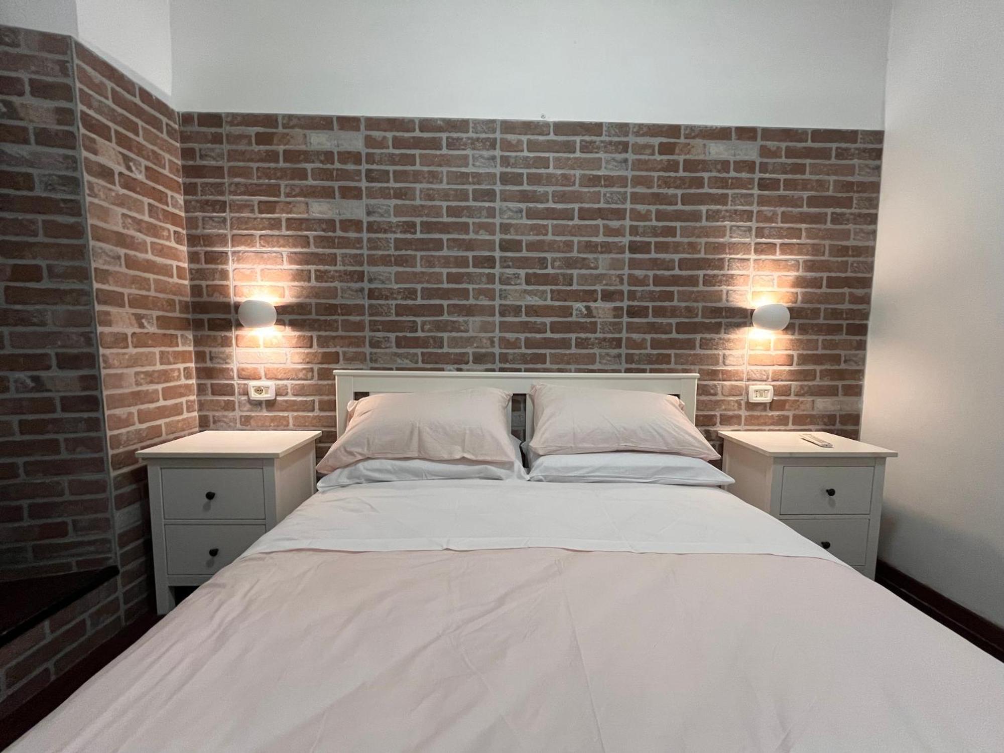 Casina Dacia * Roma