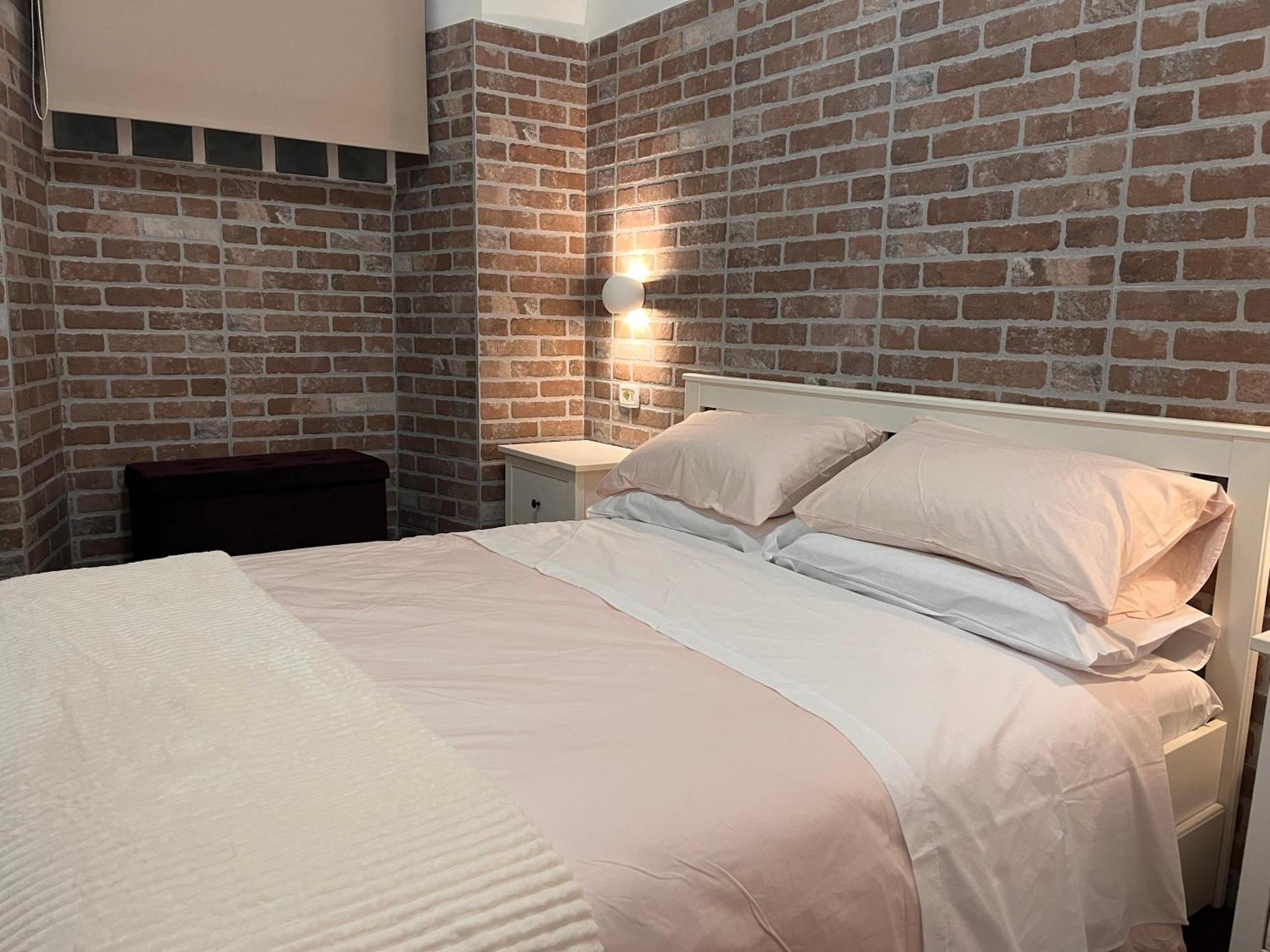 Casina Dacia * Roma